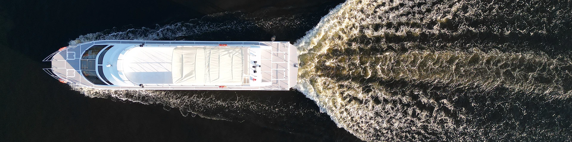 Monohull passasjerbåt