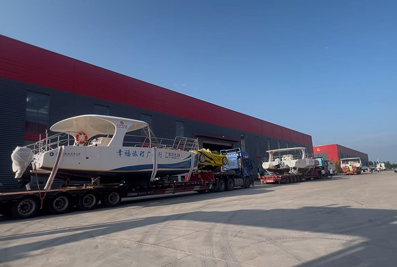 Lawada leverer tre katamaraner, to vannsportbiler og to jetski for naturskjønne sted