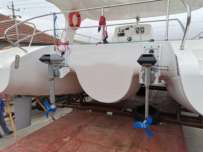 Lawada® 10,28 m seilkatamaran med elektrisk motor: Perfekt integrering av bærekraft og kostnadseffektivitet