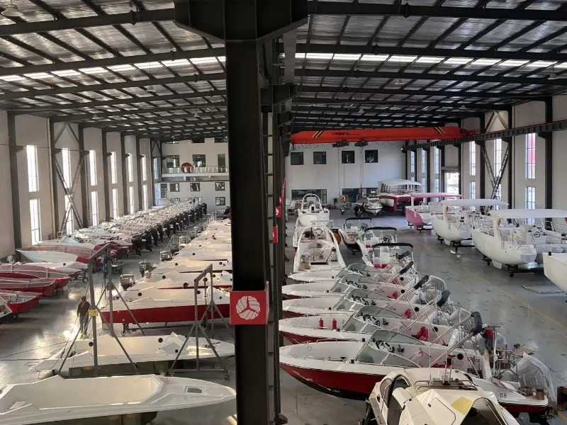 Lawada®-yachten vil levere 42 sett skreddersydde hurtigbåter, spesialdesignet for vannforholdene i BIJIA-fjellet.